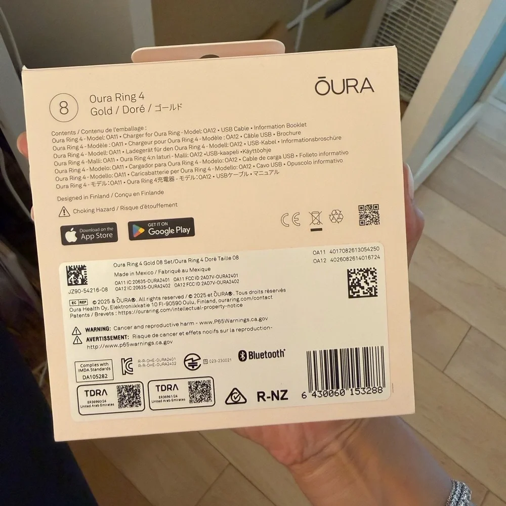 Oura Ring 4 Size 8 (New in Box)